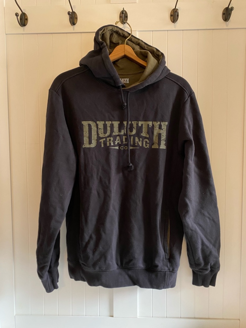 Duluth Trading Co. Black Hooded Sweatshirt w/ pockets  Hoodie